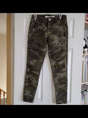 Tinseltown Olive Camo Moto Skinny Jeans